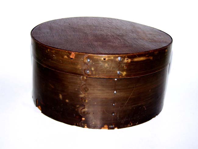 A 19th century ANTIQUE Baleen Box decorated with Seven 'Half-Moon' fasteners — image 2